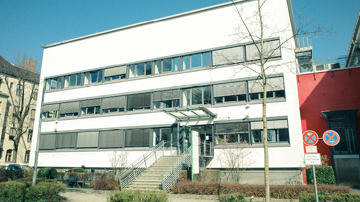 Außenaufnahme: das Institut für Rechtsmedizin der LMU München.   